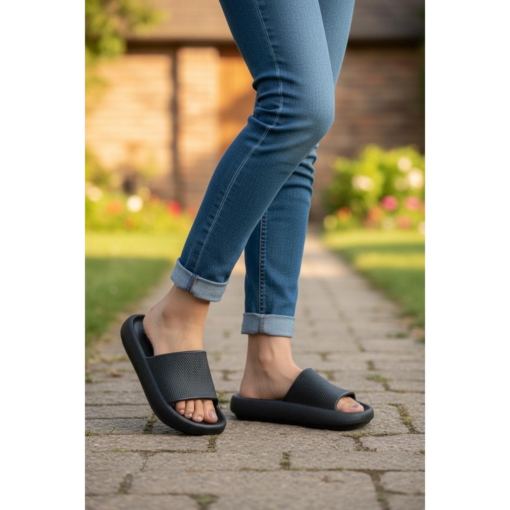 NWT STYLUS Womens 7 M Black Slides Sandals Textured Strap Contoured Footbed - Picture 1 of 7